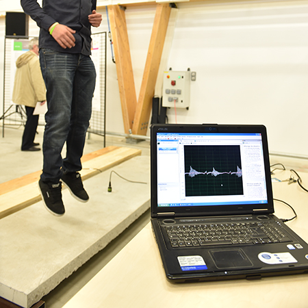 Etude sur la vibration des planchers mixtes bois béton