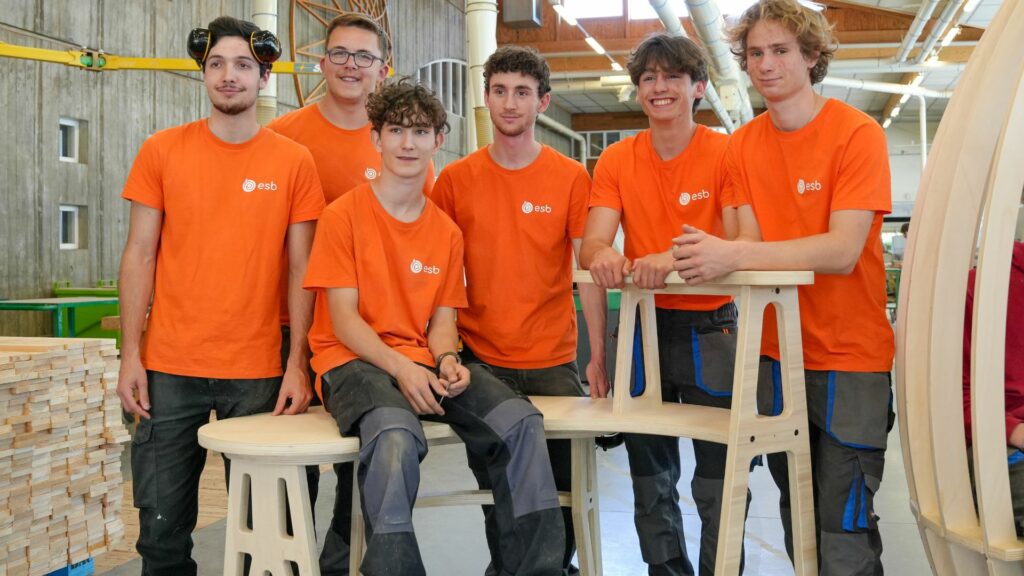 Les Bachelors montrent leur projet 
